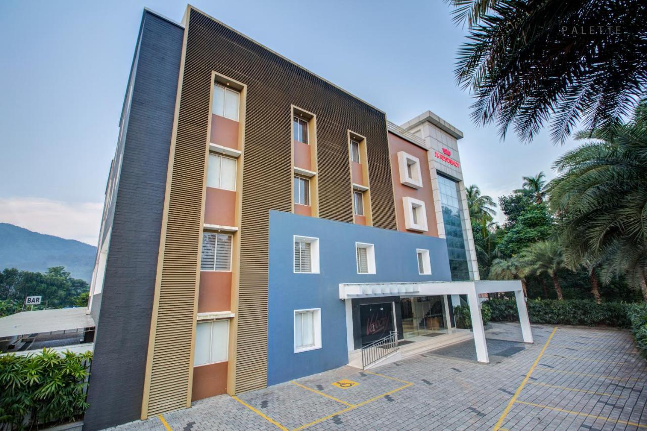 Hotel Jk Residency Kelakam Exteriér fotografie